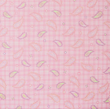 DCWV 12 X 12 Pink Paisley Scrapbook Paper